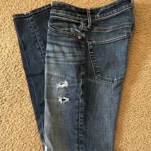 Men’s AE EUC skinny jean. 29/34 Perfect condition. Holes came patched.